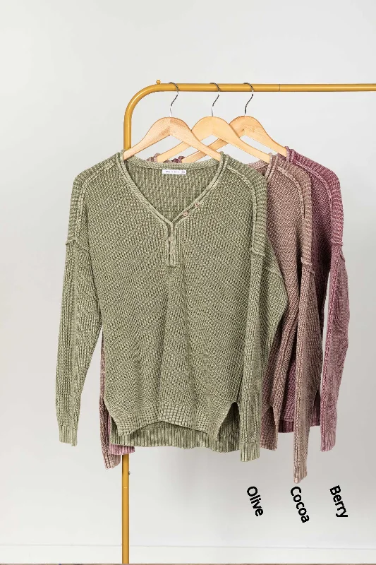 Women's Lapel Collar SweatersWashed Yarn V-Neck Button Detail Sweater